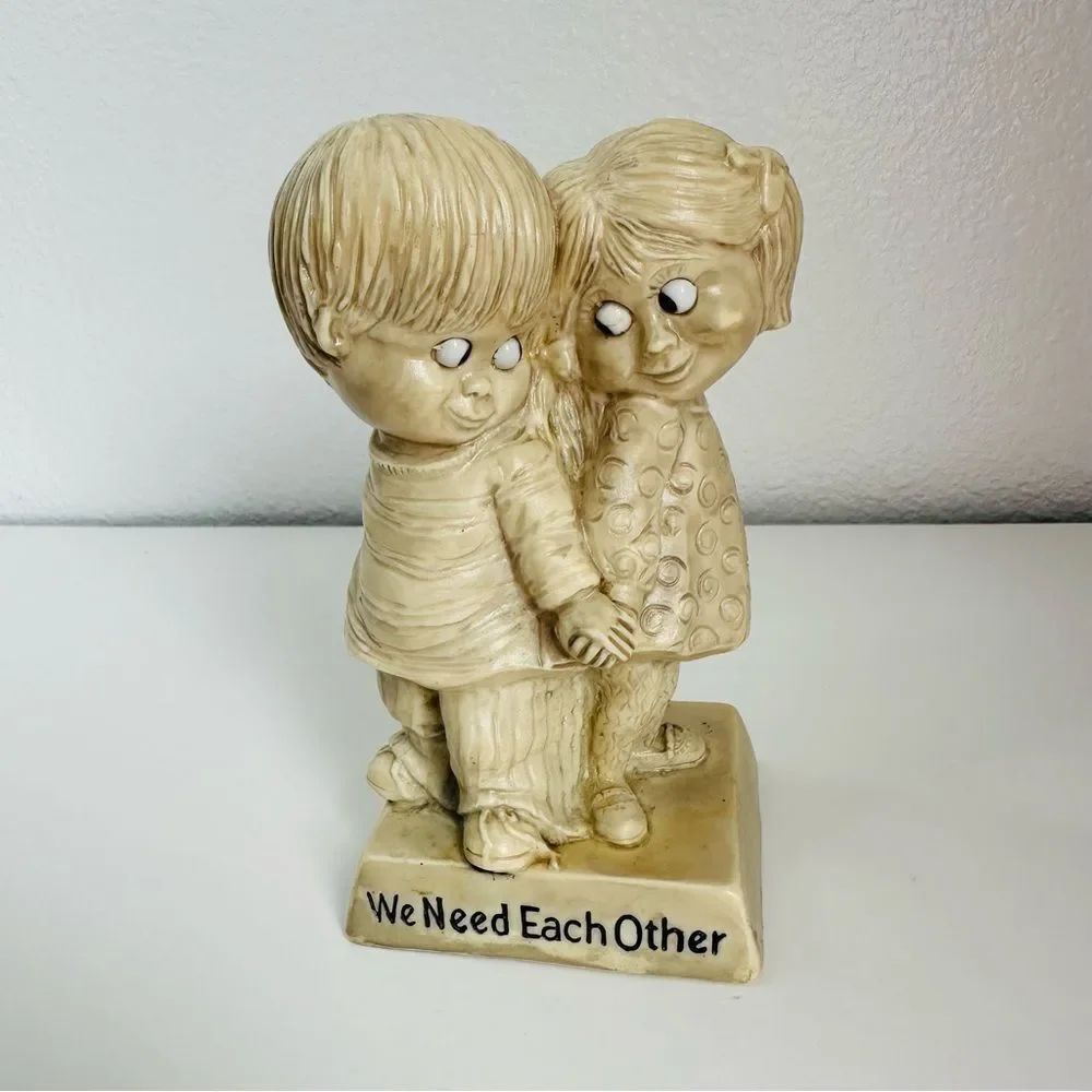 R&W Berries Vintage Girl‎ Boy We Need Each Other 1970 Figurine